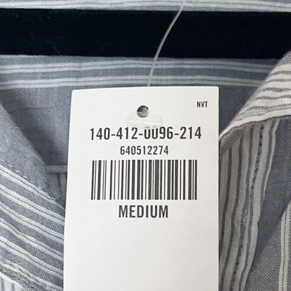 NWT Abercrombie and Fitch striped gray button down size M - Picture 7 of 7